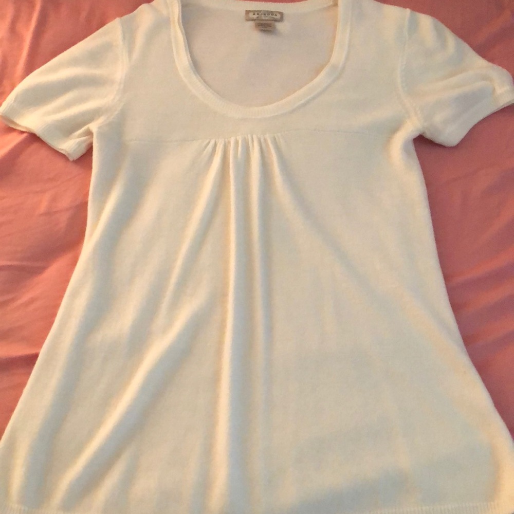 White short sleeved sweater